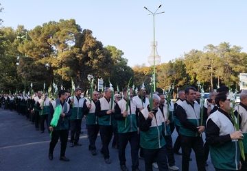 برپایی قافله پیاده روی خادمیان رضوی در اصفهان