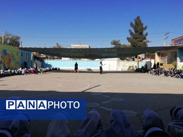 آموزش اطفاء حریق در مدرسه ناهید نخودی