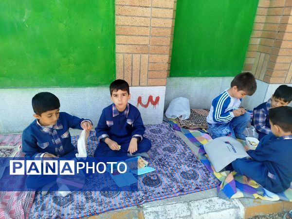 صبحانه سلامت در مدرسه پسرانه مبین شیروان