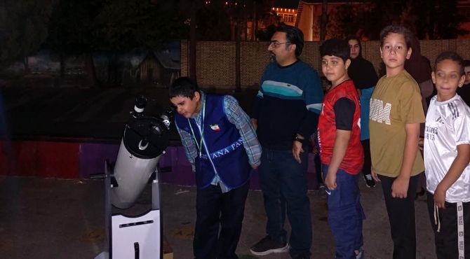 برگزاری برنامه رصد آسمان شب در دبستان شهیدان اتحادی یک