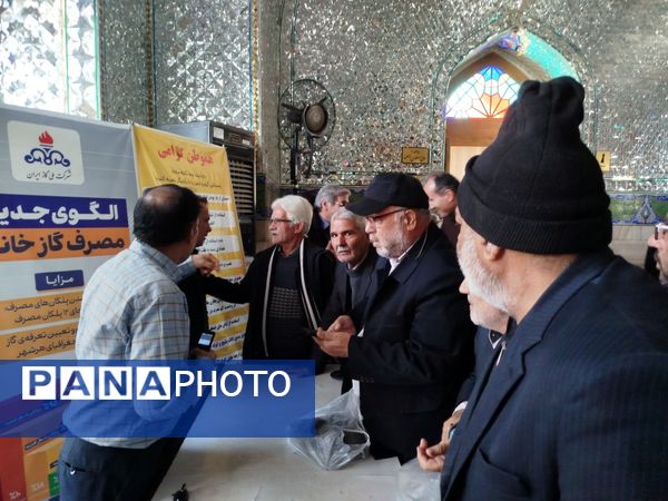 میز خدمت نماز جمعه کاشمر با حضور کارکنان شرکت گاز