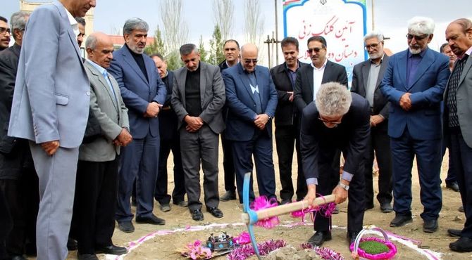 مراسم افتتاح هنرستان دخترانه ۱۸ کلاسه ربیعی در بروجرد 