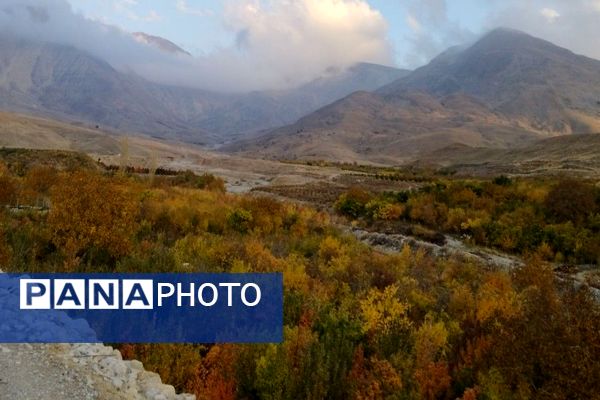 تصاویر زیبا از پاییز رنگارنگ در شهر دار السادات بار نیشابور 