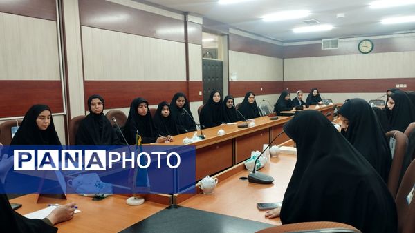 جلسه ویژه دانش آموزان بسیجی شهرستان خلیل‌آباد 