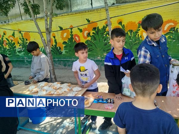 برگزاری بازارچه درون مدرسه‌ای در دبستان مبین شیروان