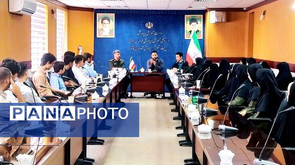 نشست تشکل های دانش‌آموزی با مدیر آموزش و پرورش کاشمر