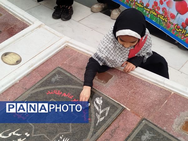 غبارروبی مزار شهدای زیارتگاه شهید مدرس (ره) 