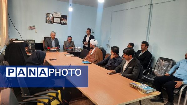 کارگاه توانمندسازی مربیان پرورشی در لوداب 