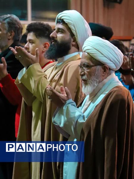 جلوه‌ای از اعتکاف دانش‌آموزی در مسجد امام علی‌بن‌ابی‌طالب (ع)