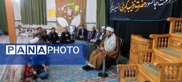 حضور ۷۲ دانش‌آموز دختر معتکف به نیت ۷۲ شهید کربلا در مسجد باب الحوائج شیروان