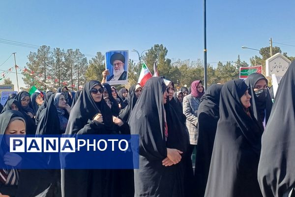 راهپیمایی باشکوه ۲۲ بهمن در شهرستان کوهپایه 