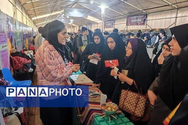 حضور دانش‌آموزان رودهن در «سومین دوره کشوری دستاوردهای پژوهشی و فناورانه دانش‌آموزی دانوا» در پردیس 