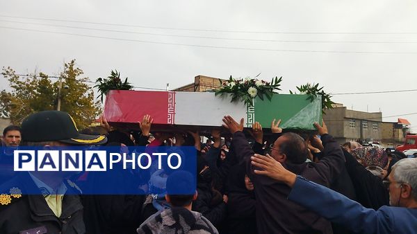 تدفین شهید گمنام در پارک مهر نیشابور 