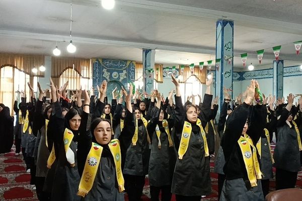  همایش یاوران انقلاب در دبیرستان امام سجاد (ع) ناحیه ۴ کرج