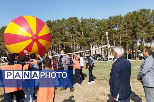 بازدید مدیرکل مدیر بحران استانداری اصفهان از اردوهای طرح تمشک استان اصفهان