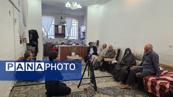 ادای احترام خبرنگاران پانا به مقام شهید جلال اقبال در چهل وششمین دیدار با خانواده شهدا