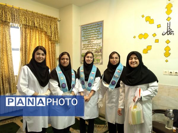 جشن روز آزمایشگاه در دبیرستان شهید مرادعلی امینی و هنرستان کیمیا