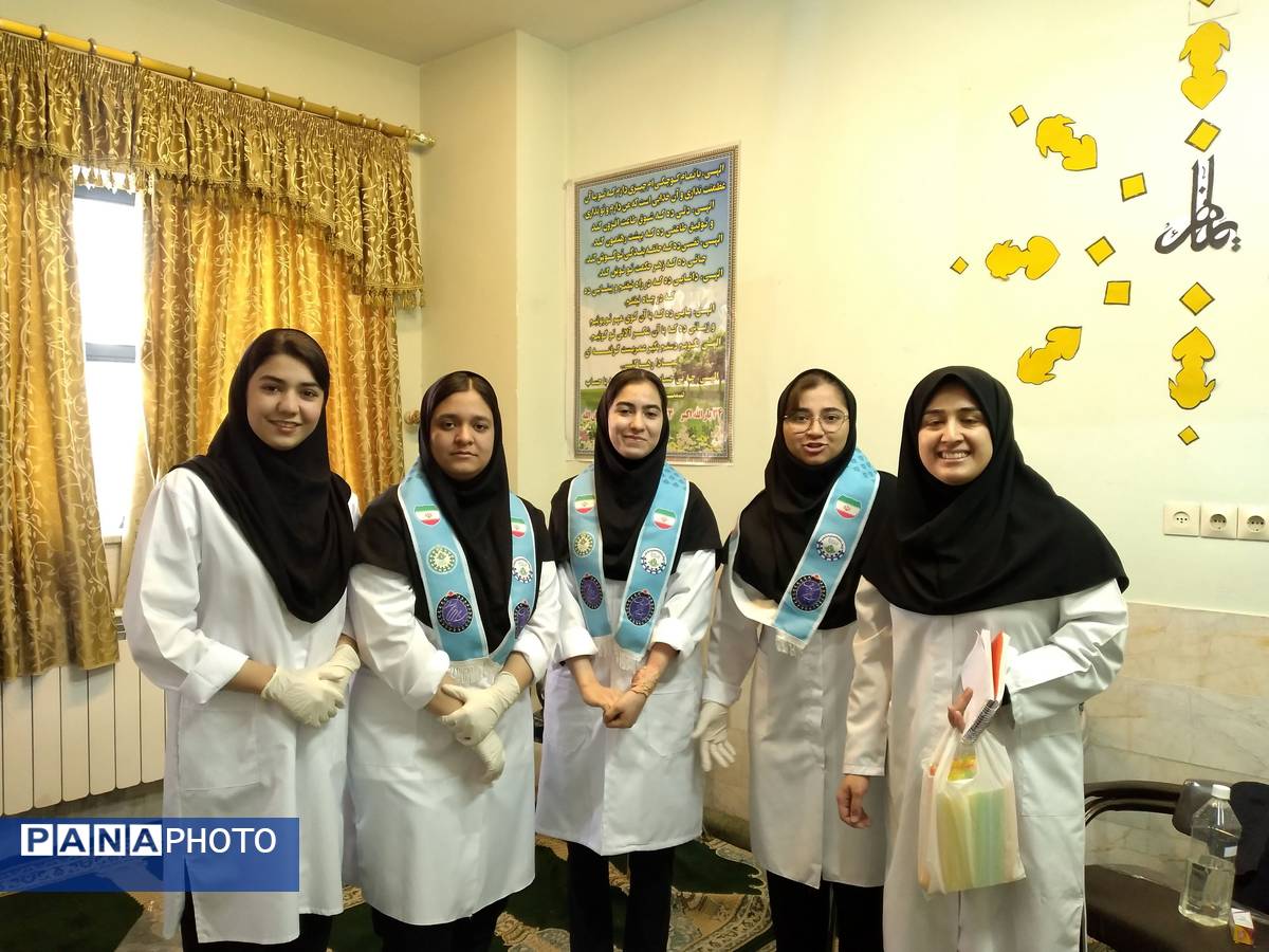 جشن روز آزمایشگاه در دبیرستان شهید مرادعلی امینی و هنرستان کیمیا