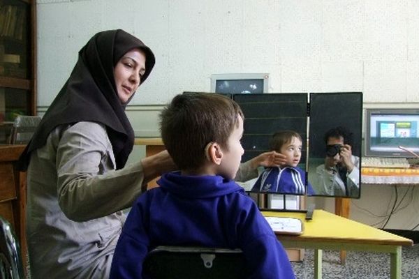 جامعه باید حمایت‌های لازم را از دانش‌آموزان با نیازهای ویژه فراهم کند