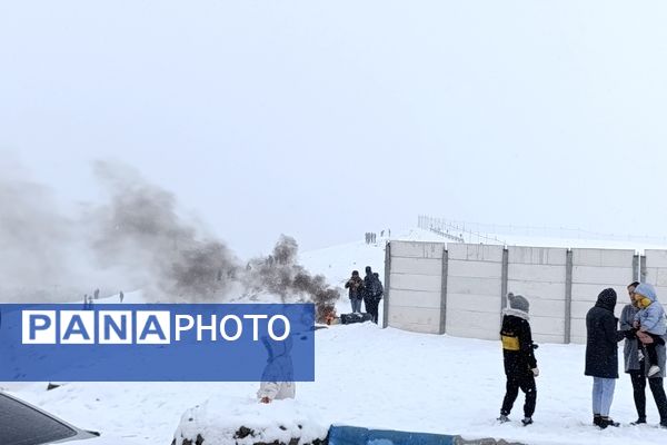  برف بازی مردم نیشابور در روستای برف ریز 