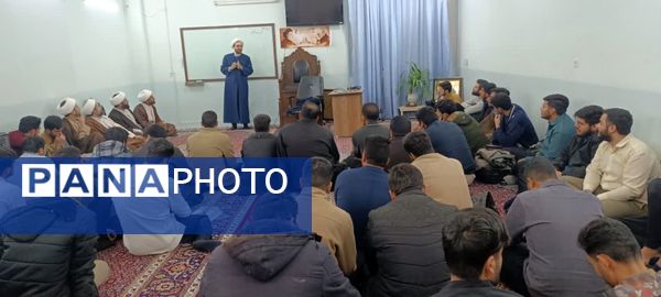 برگزاری جلسات سلسله مباحث آشنایی با جنگ شناختی و رسانه در کاشمر
