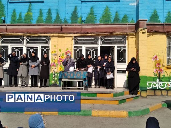 تقدیر از دانش‌آموزان ممتاز در دبیرستان دخترانه دلیری