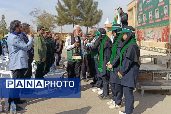 همایش «وطن‌یار»؛ تجدید عهد دانش‌آموزان ورامینی با شهدا و فرهنگ ایستادگی