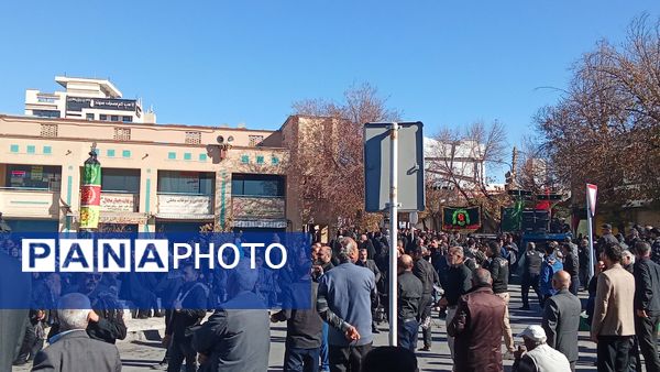 تشییع پیکرشهداى گمنام در شهرکرد 