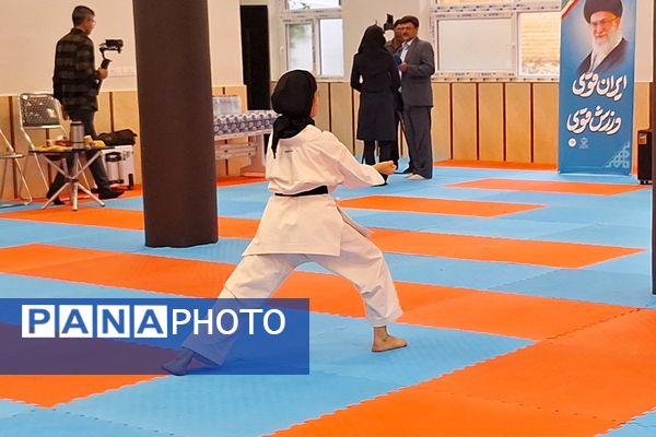 ایجاد انگیزه در دانش‌آموزان ورزشکار با سالن ورزشی مناسب