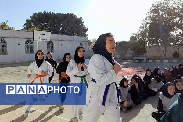 افتتاح المپیاد ورزشی، جشنواره‌ای از شور و نشاط در مدرسه زکیه صباشهر