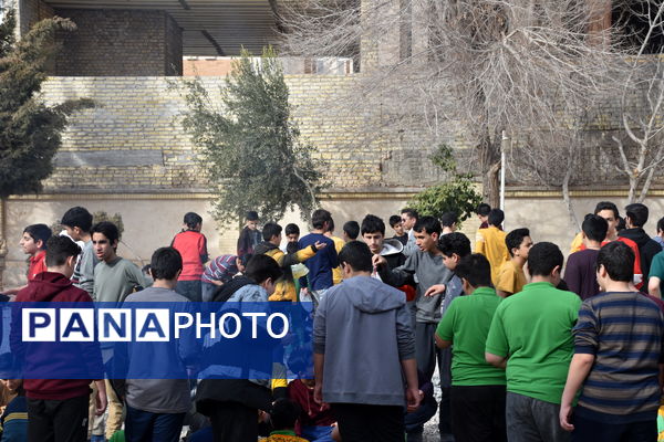  شبی به یادماندنی برای دانش آموزان دبیرستان شهید دکتر رمضانخانی یزد