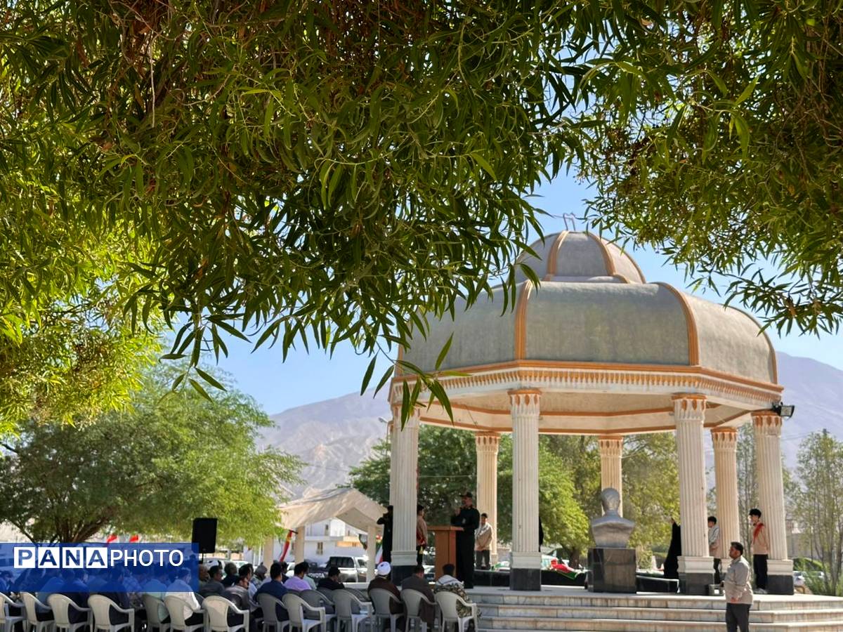 غبارروبی قبور مطهر شهدا در بستک