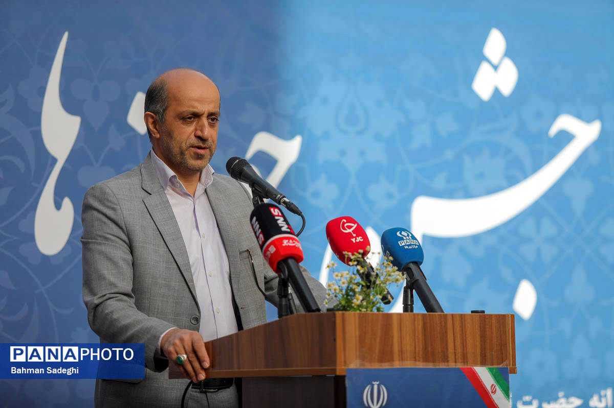 مدارس کانون تربیت و پیشرفت محلهاند/ دانشآموزان از فناوریهای بهروز و دانش و تجربیات معلمان استفاده کنند