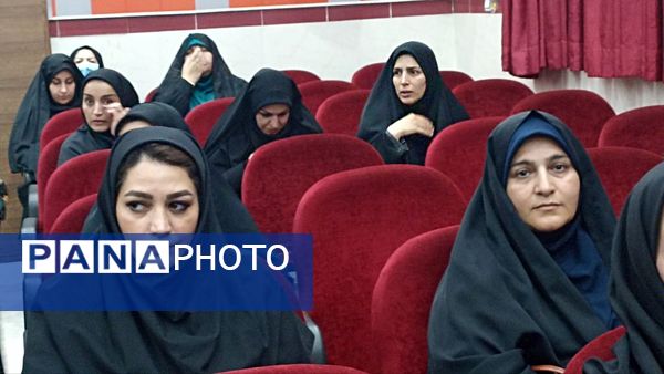 جلسه تخصصی پروژه مهر مدیران مدارس محمودآباد 