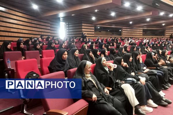 آیین اهدای جوایز جشنواره مسابقات فرهنگی هنری فردا و آیین اهدای جوایز مسابقات قرآن، عترت و نماز و دهمین دوره مسابقات فرهنگیان در ایوان ری