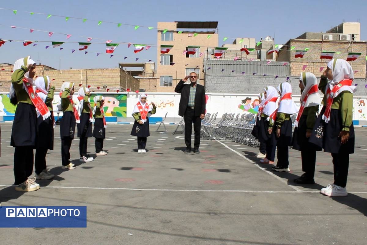 برگزاری جشن شکوفه‌ها در مدرسه عصمت شهرستان رباط کریم 