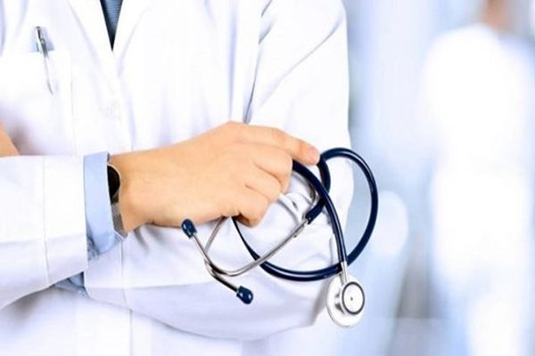 مجلس به دنبال برخورد ریشه‌ای با زیرمیزی پزشکان/ تعرفه‌های پزشکی باید متناسب‌سازی شود