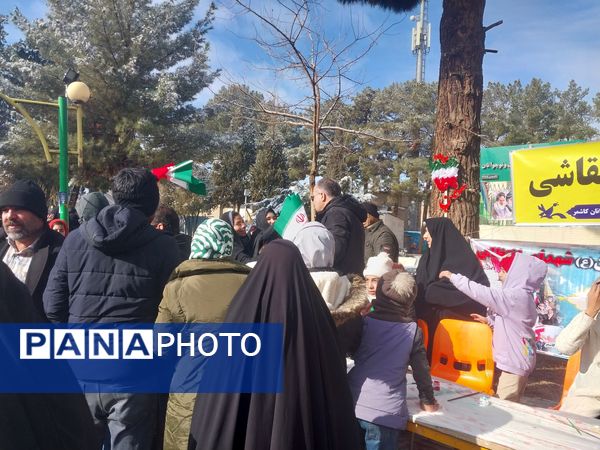 راهپیمایی ۲۲بهمن در شهرستان کاشمر با حضور پر رنگ مردم برگزار شد 