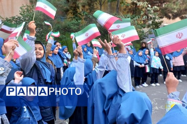 برپایی جشن وعده صادق۲ در مدارس رودهن 