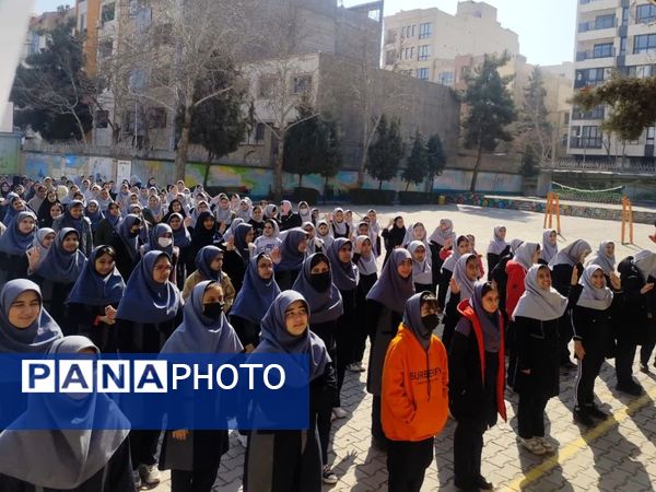 تمرین آمادگی پیشتازان دبیرستان شاهد شهید حمامی ناحیه ۶ مشهد