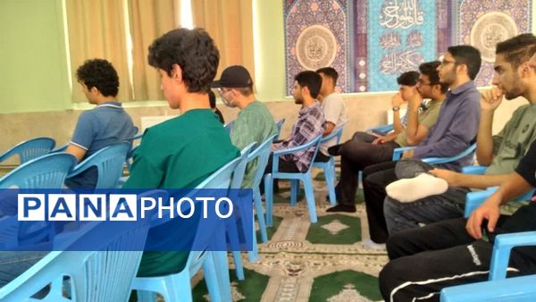 جلسه‌ مشاوره‌ای و توجیهی کنکور در دبیرستان معلم ساوجبلاغ