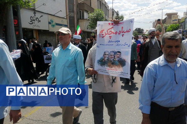 راهپیمایی نمازگزاران جمعه قم در حمایت از عملیات وعده صادق و طرح نور