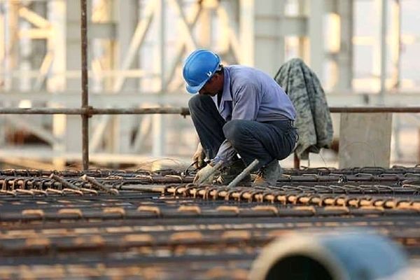 قطع ناگهانی بیمه کارگران ساختمانی/ مجلس به دنبال اصلاح سازوکار تأمین اجتماعی است