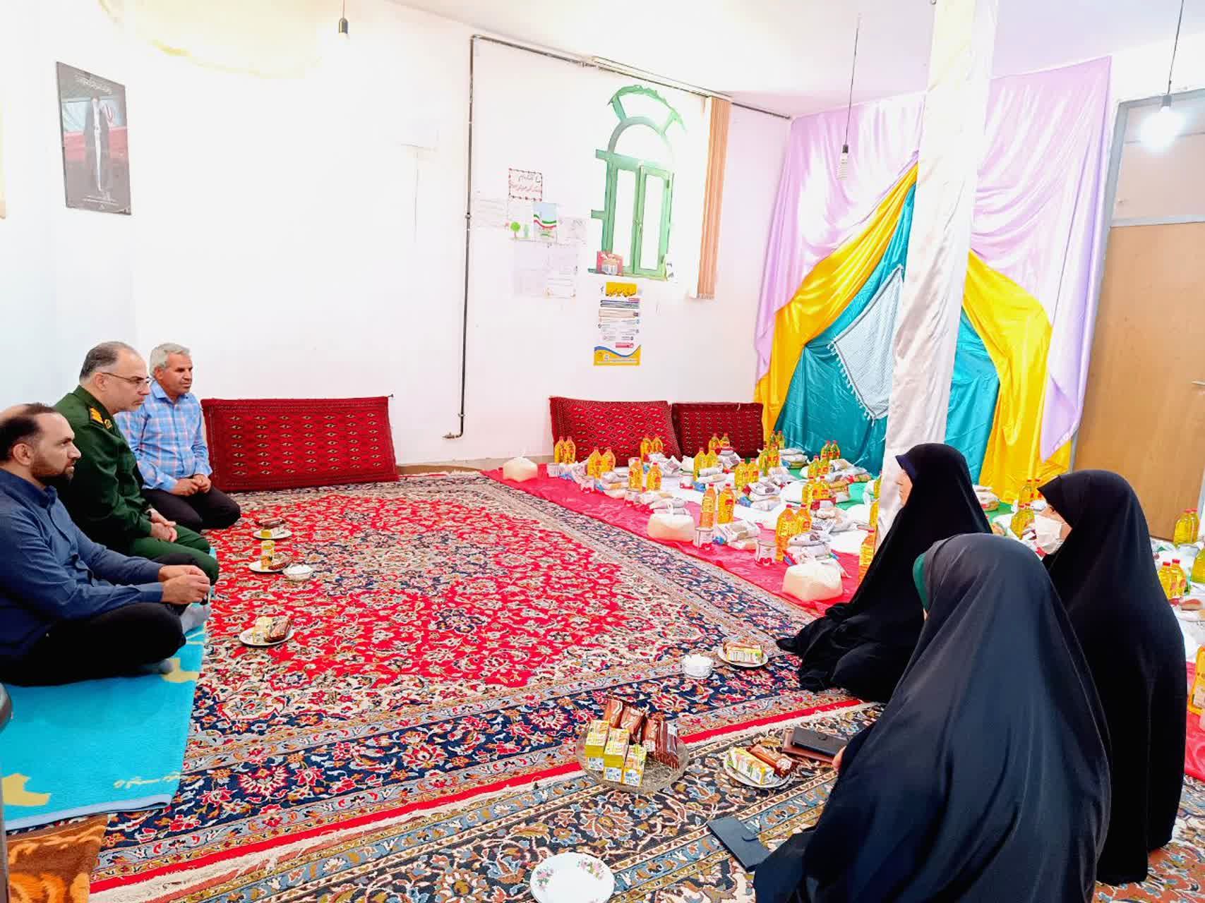 رزق کریمانه گروه جهادی شهید نعمتی به دست ۱۵۰ خانواده علی‌آباد رسید