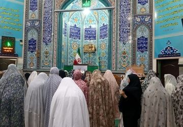 استقبال پرشور دانش‌آموزان شهریاری از آیین معنوی اعتکاف