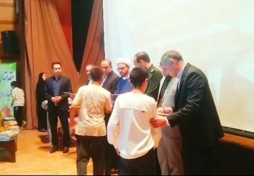 مراسم باشکوه تجلیل از برگزیدگان قرآن و عترت در رزن برگزار شد
