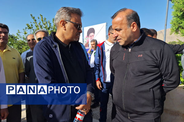 همایش پیاده‌روی خانوادگی در شیراز 
