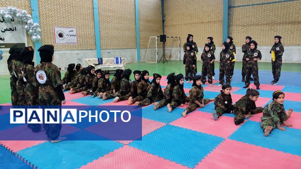 تجلیل از هنرجویان انجمن کونگ فو آزاد شهر دستنا