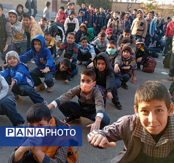 انفجار انرژی، صبح دبستان را پرشور کرد