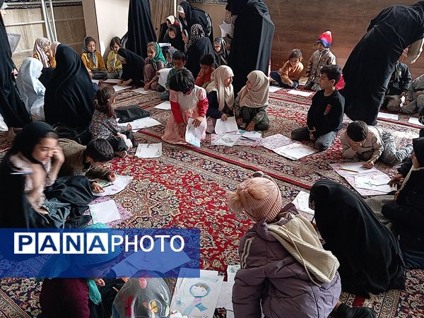 برپایی غرفه کودک در حاشیه نماز جمعه کاشمر